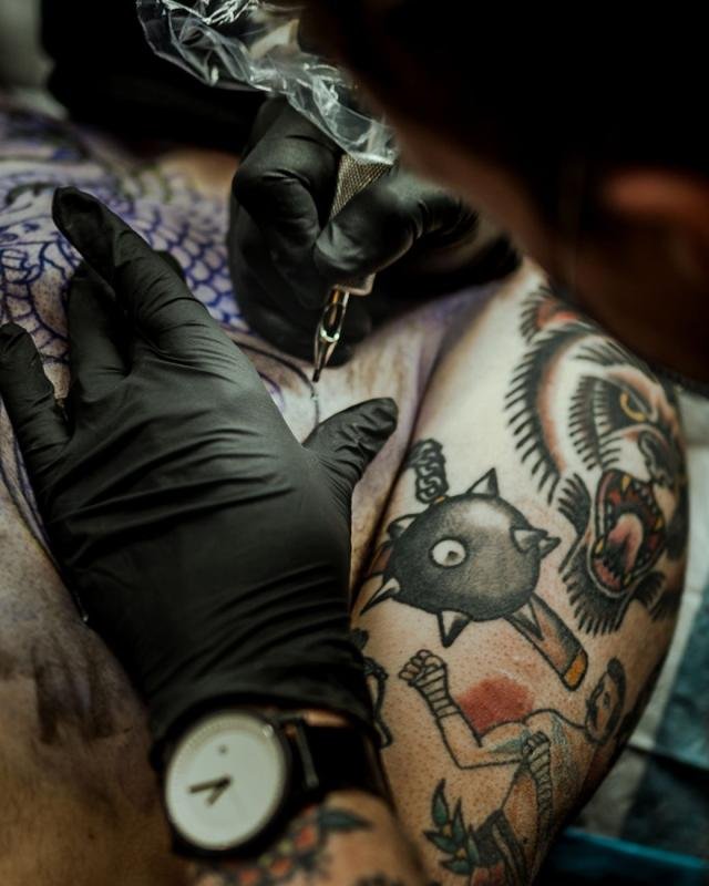 Traditional piece, Hand