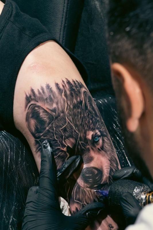 Chicano piece, Chest