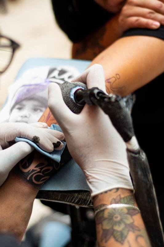 Realism piece, Back